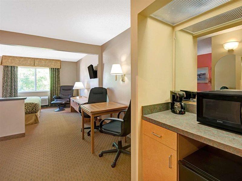 Days Inn & Suites By Wyndham Airport Albuquerque Kültér fotó