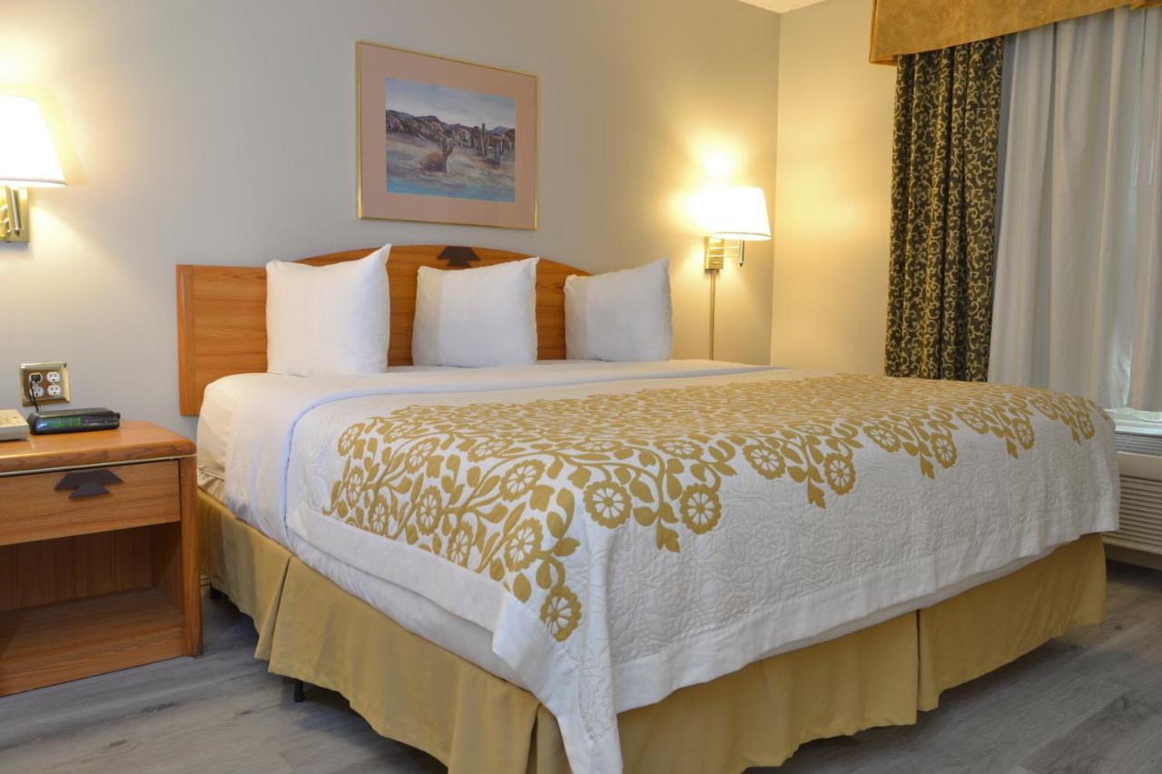 Days Inn & Suites By Wyndham Airport Albuquerque Kültér fotó