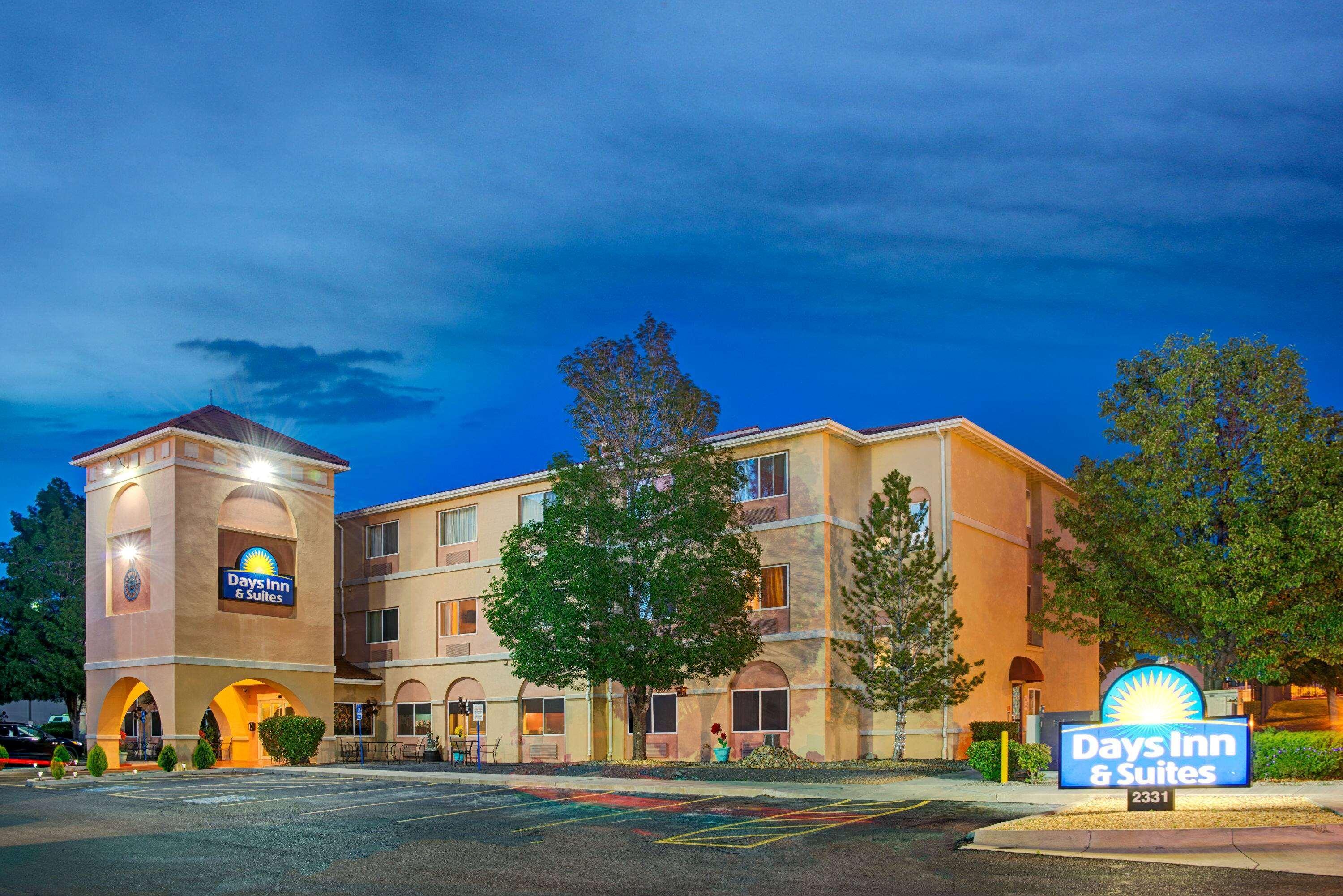Days Inn & Suites By Wyndham Airport Albuquerque Kültér fotó