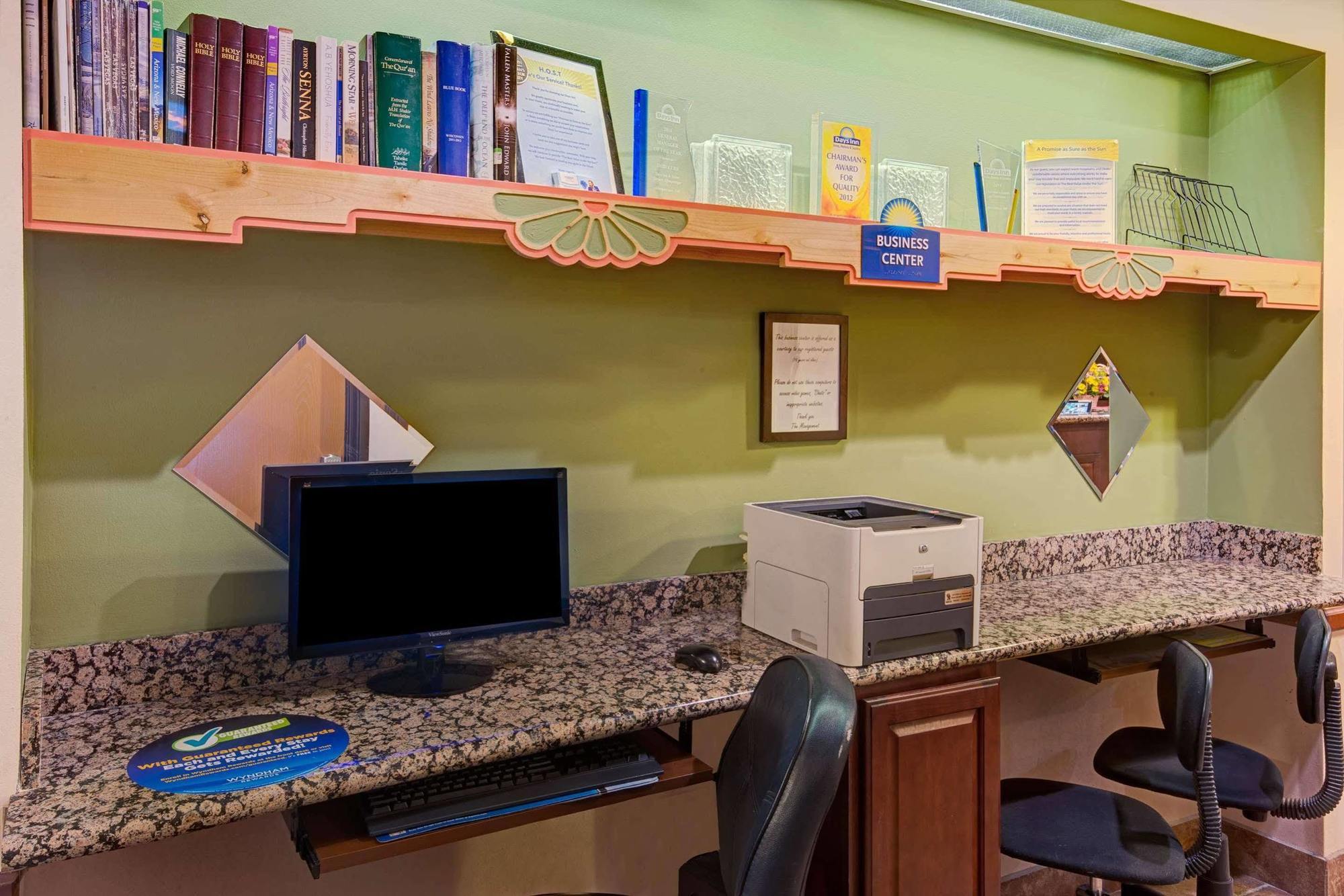 Days Inn & Suites By Wyndham Airport Albuquerque Kültér fotó